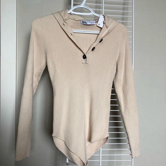 Hooded bodysuit - Picture 2 of 2